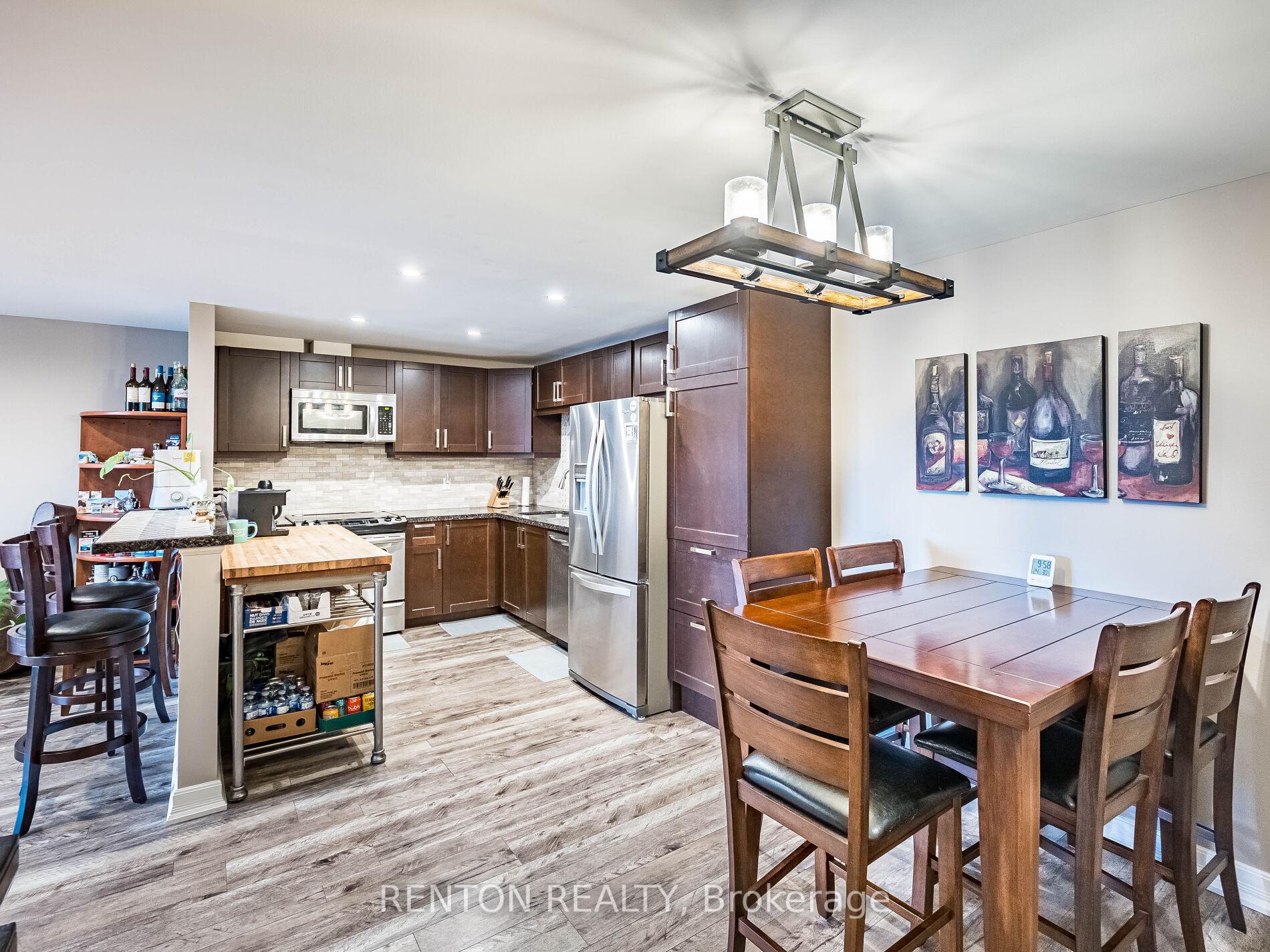 2 Bedrooms Condo at 6720 Glen Erin,  Mississauga For sale