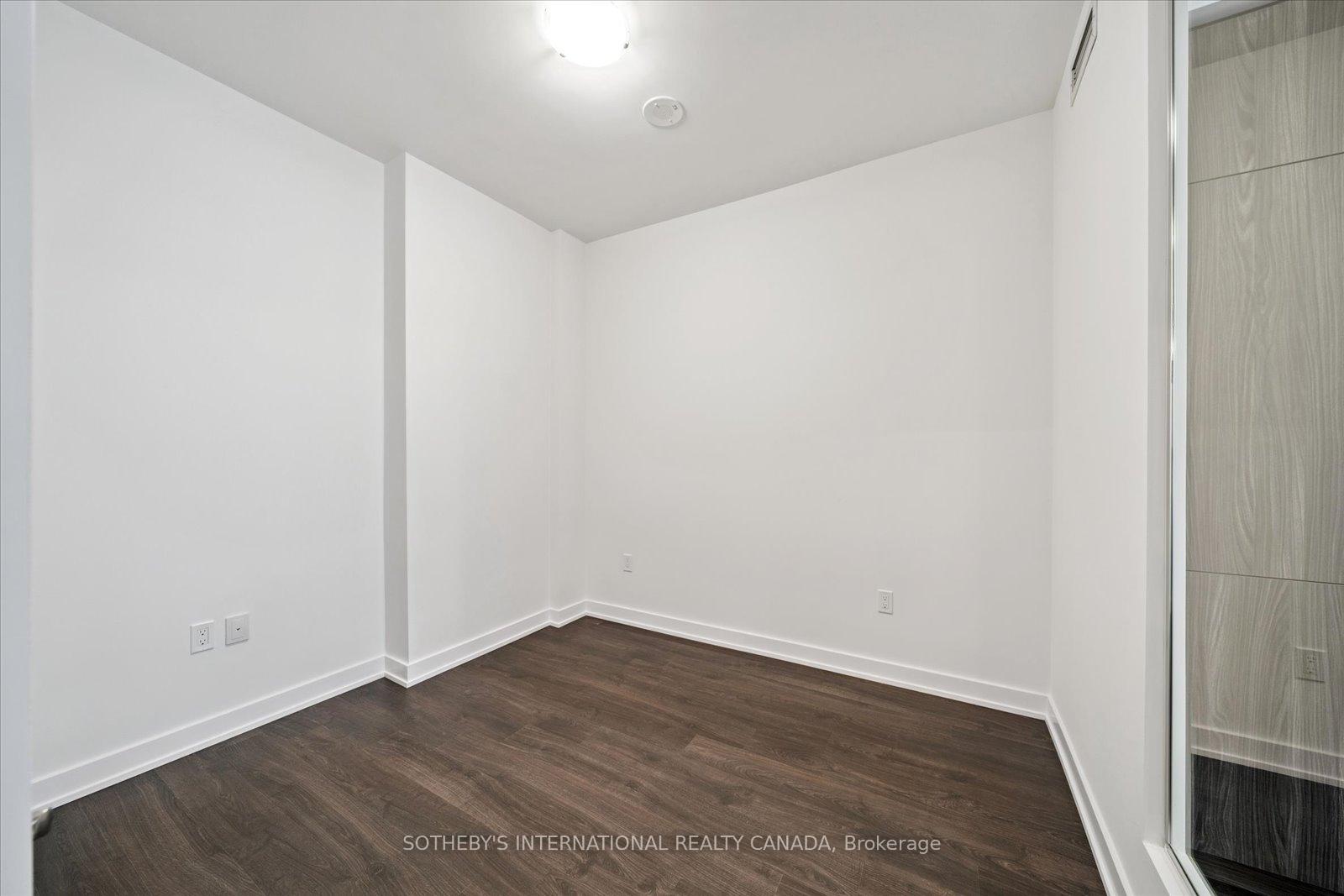 2 Bedrooms Condo at 15 Richardson, Toronto For sale