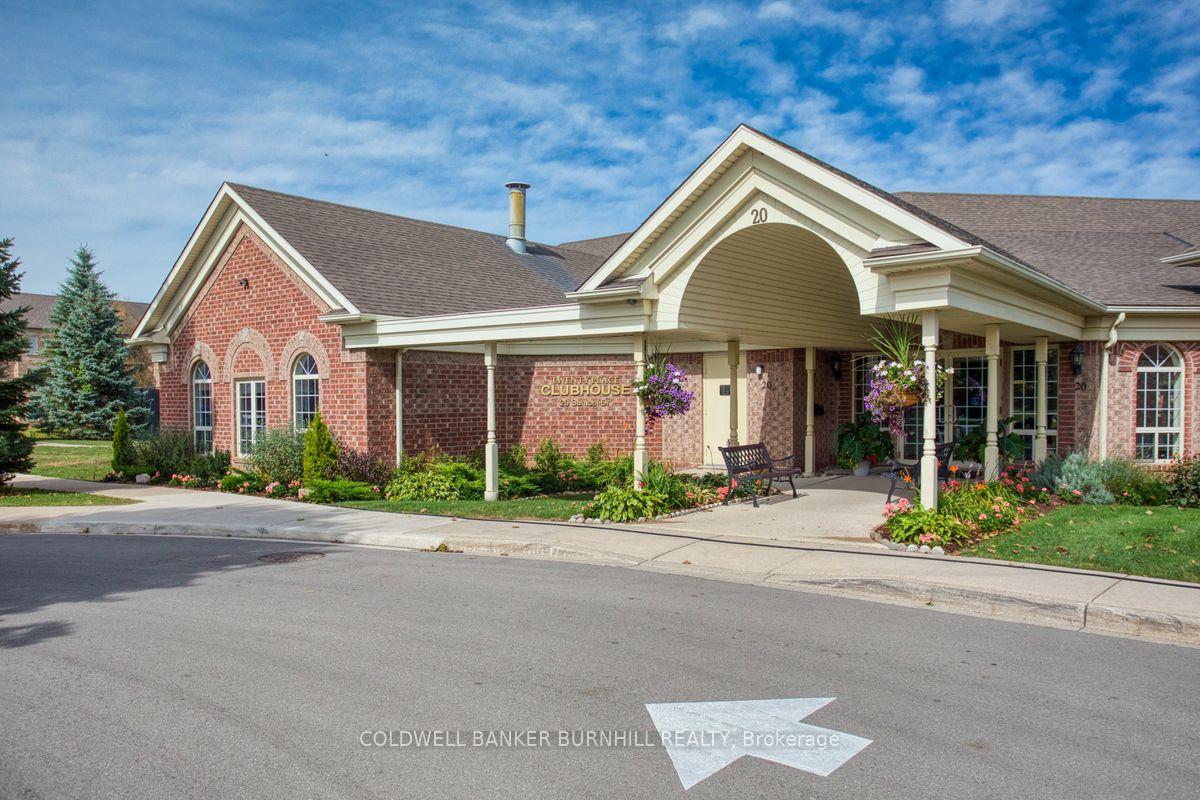 2 Bedrooms Condo at 56 Northern Breeze, Hamilton For sale