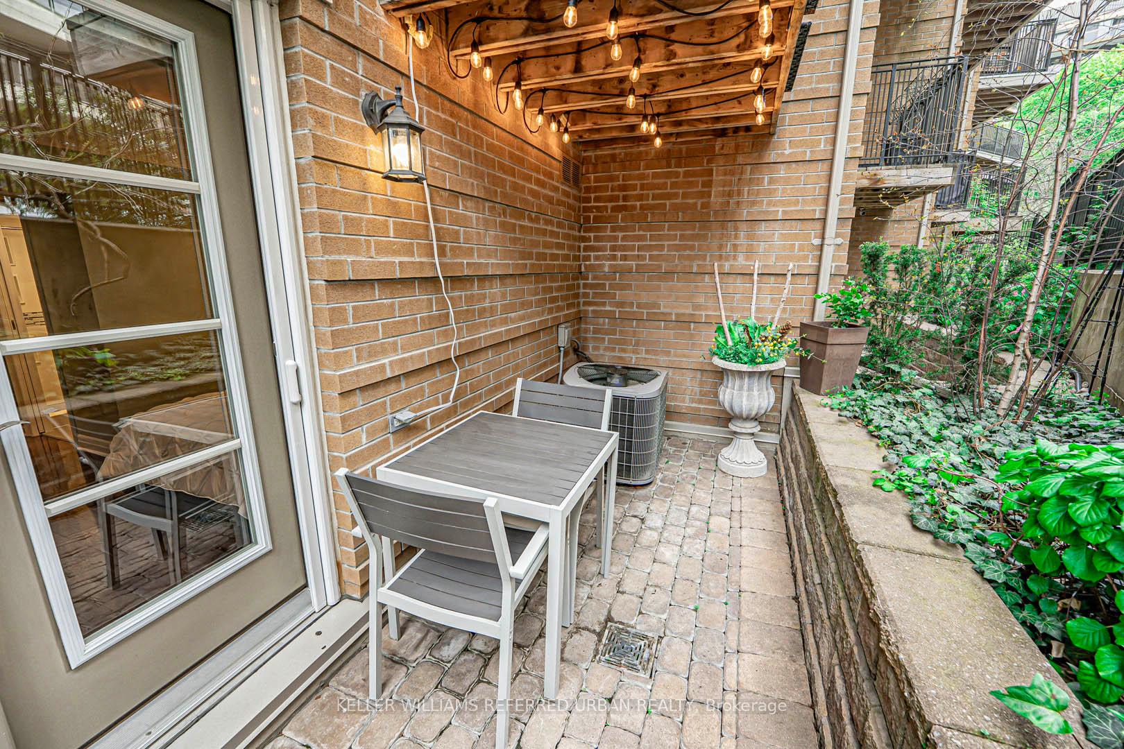 2 Bedrooms Condo at 67 Pleasant, Toronto For sale