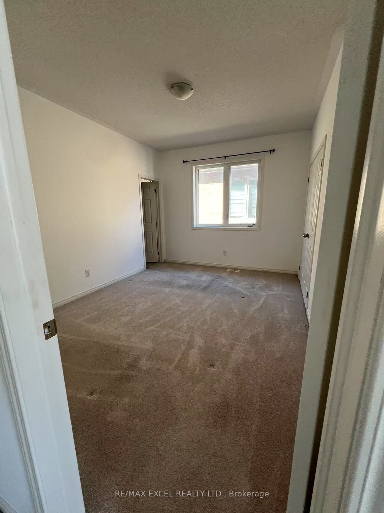 2514 Stallion Drive, Oshawa, ON L1L 0M3