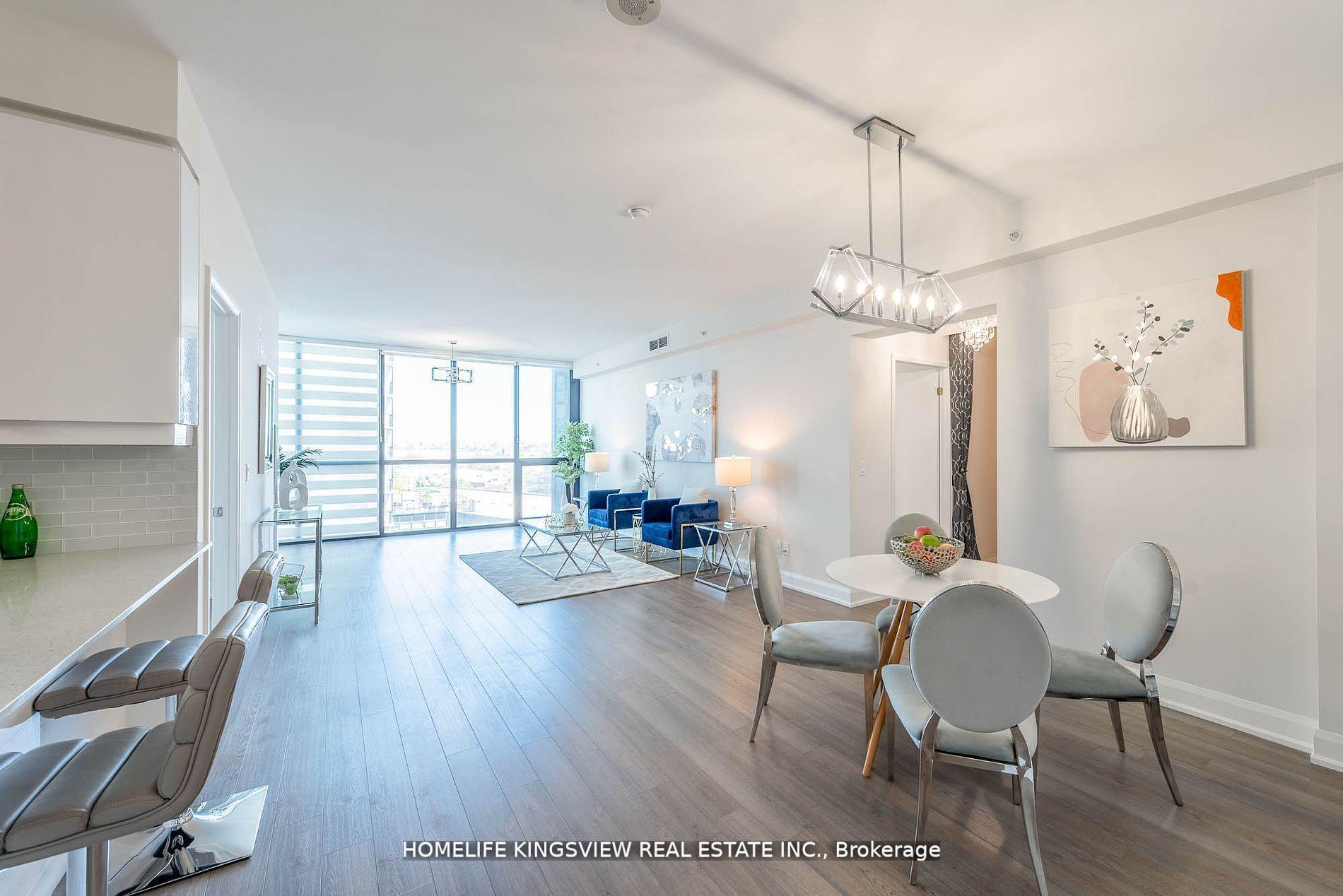 3 Bedrooms Condo at 2910 Highway 7,  Vaughan For sale