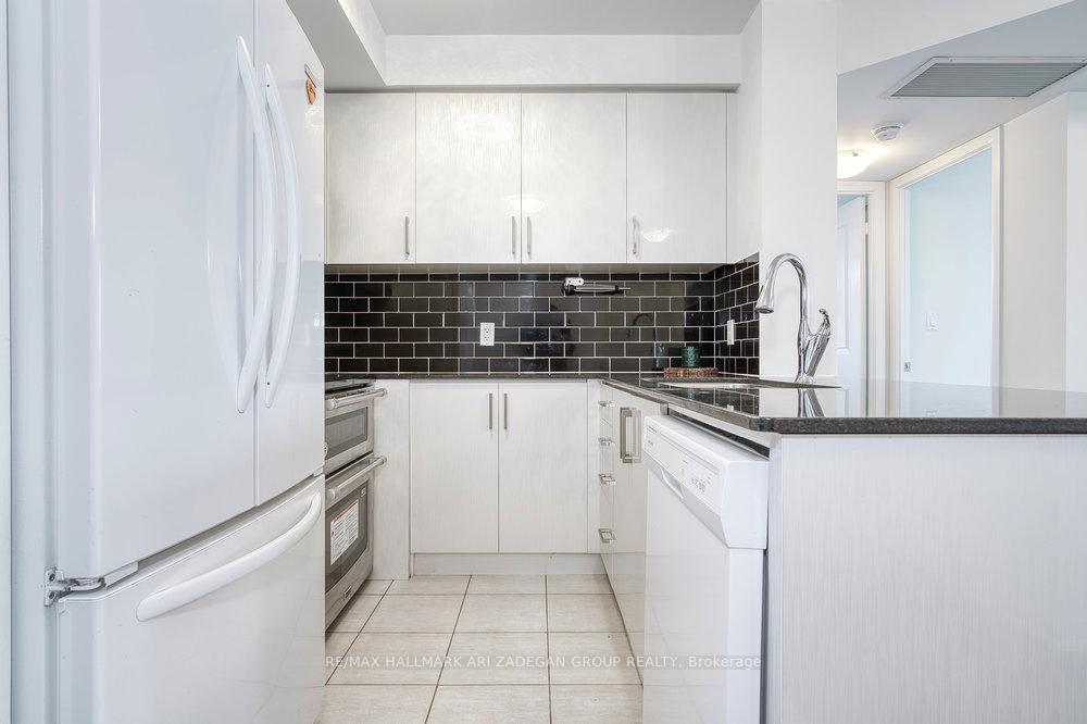 3 Bedrooms Condo at 5791 Yonge, Toronto For sale