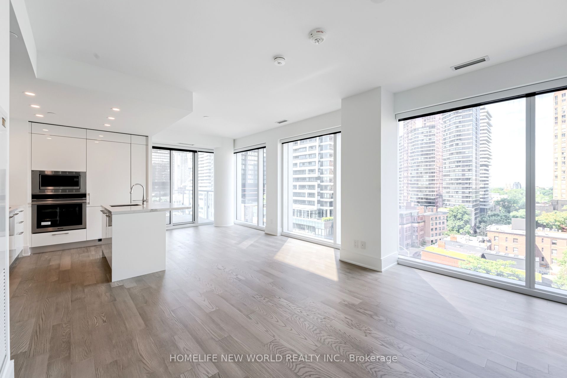 1 Gloucester Street, #915