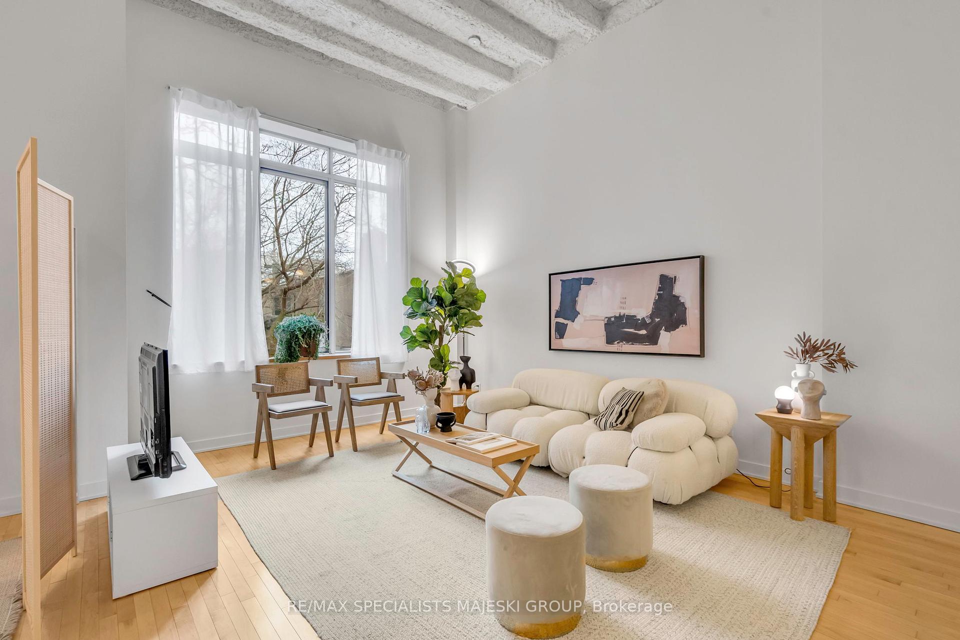 3 Bedrooms Condo at 21 Nassau,  Toronto For sale
