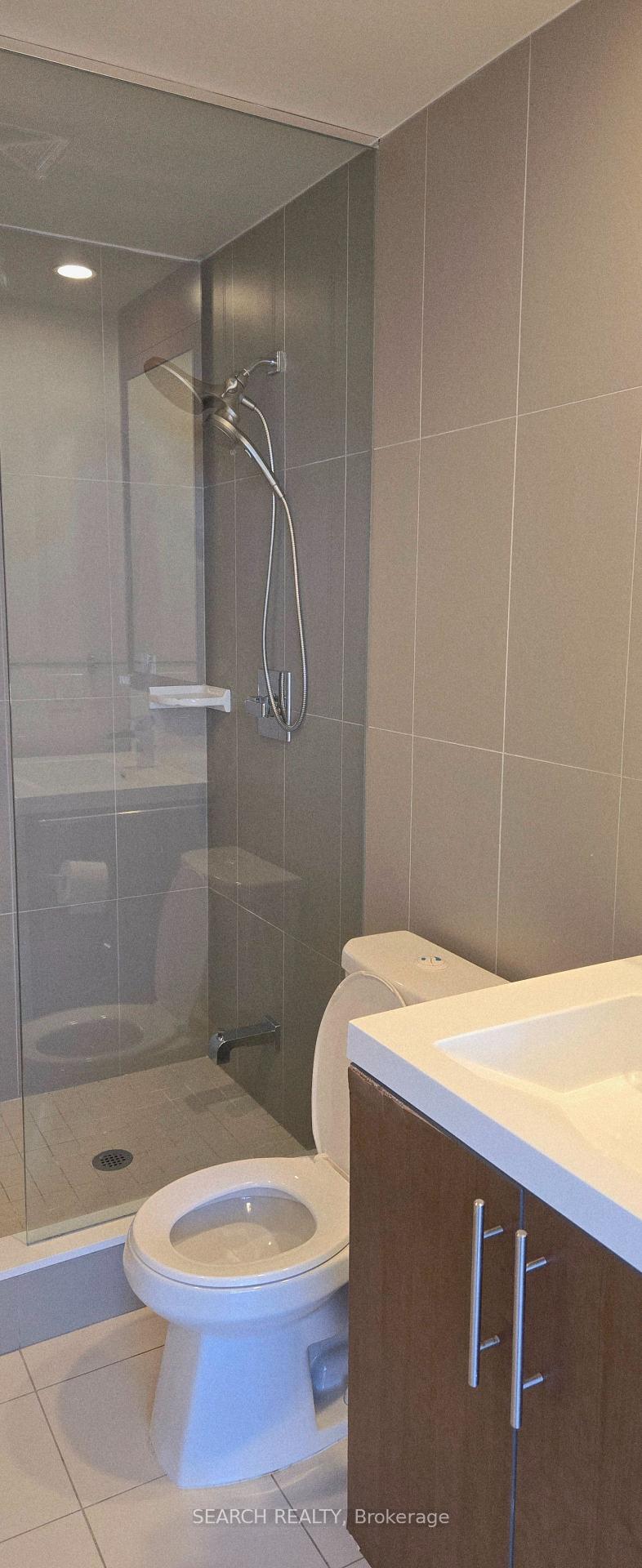 2 Bedrooms Condo at 5 Sheppard, Toronto For sale