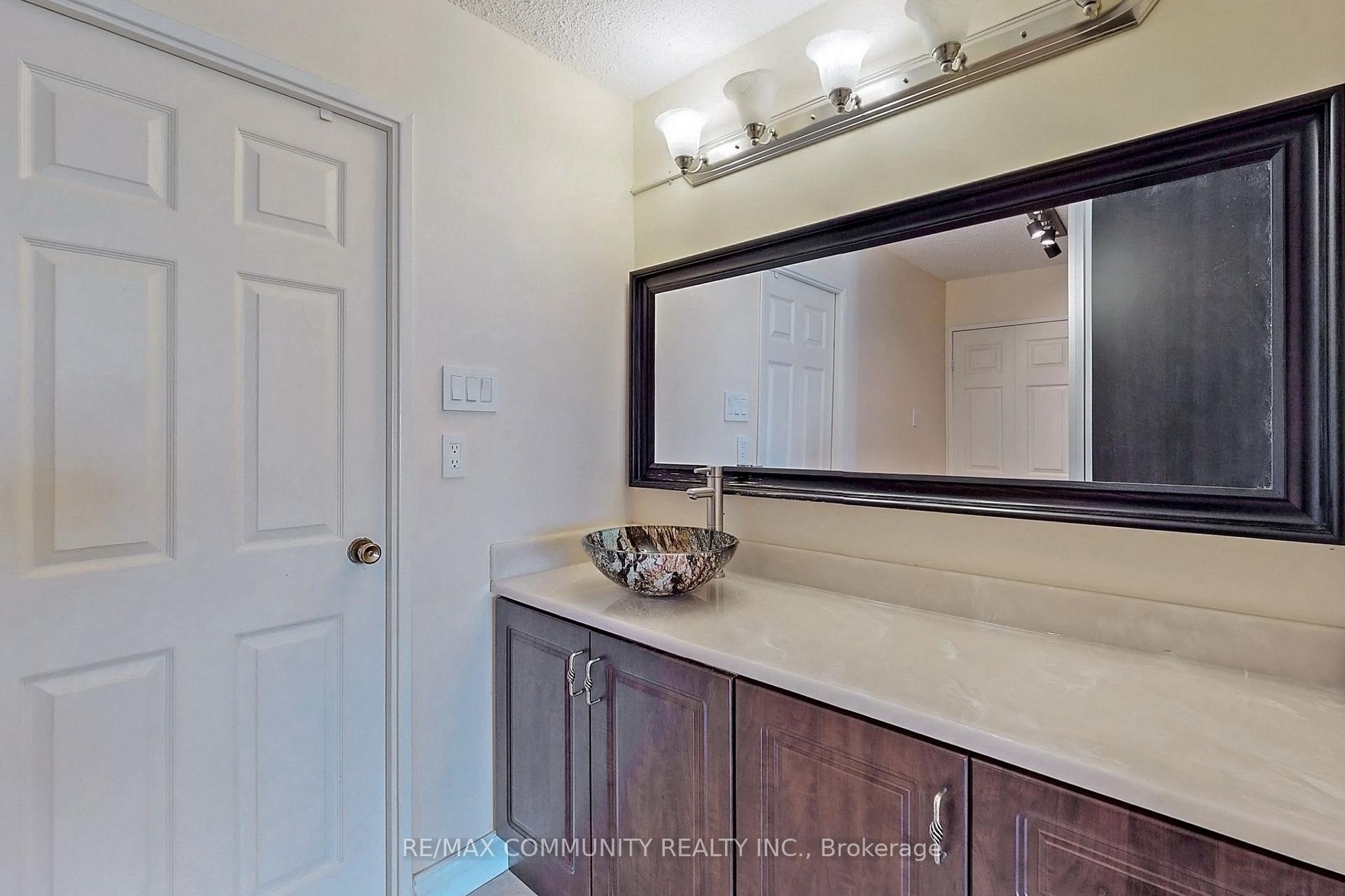 2 Bedrooms Condo at 2330 Bridletowne, Toronto For sale