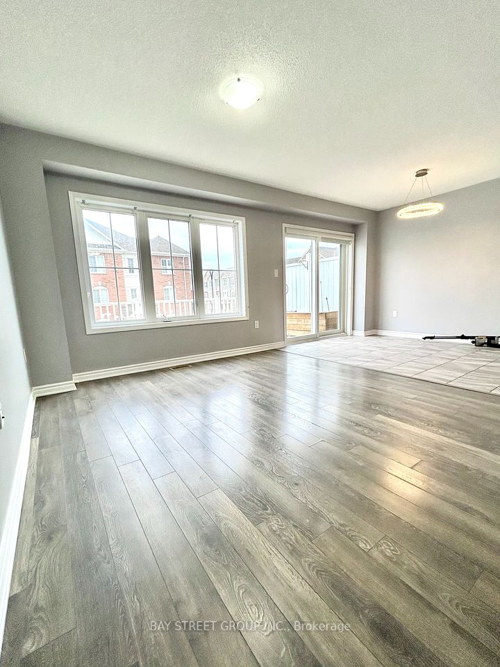 Family Room/Breakfast Area