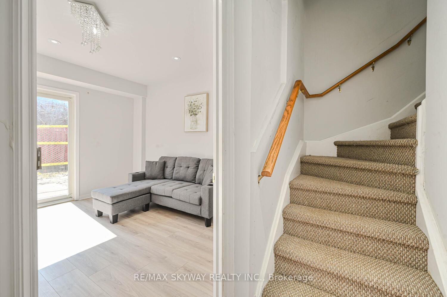 3 Bedrooms Condo at 50 Strathaven,  Mississauga For sale