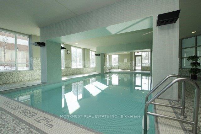 2 Bedrooms Condo at 68 Grangeway, Toronto For sale