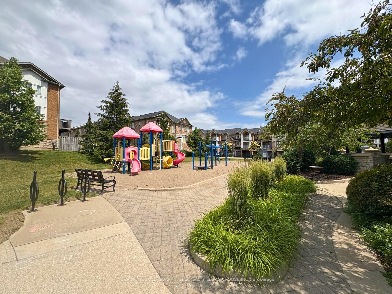 1 Bedroom Condo at 601 Shoreline, Mississauga For sale