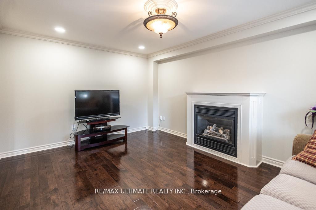 29 Mountcharles Crescent