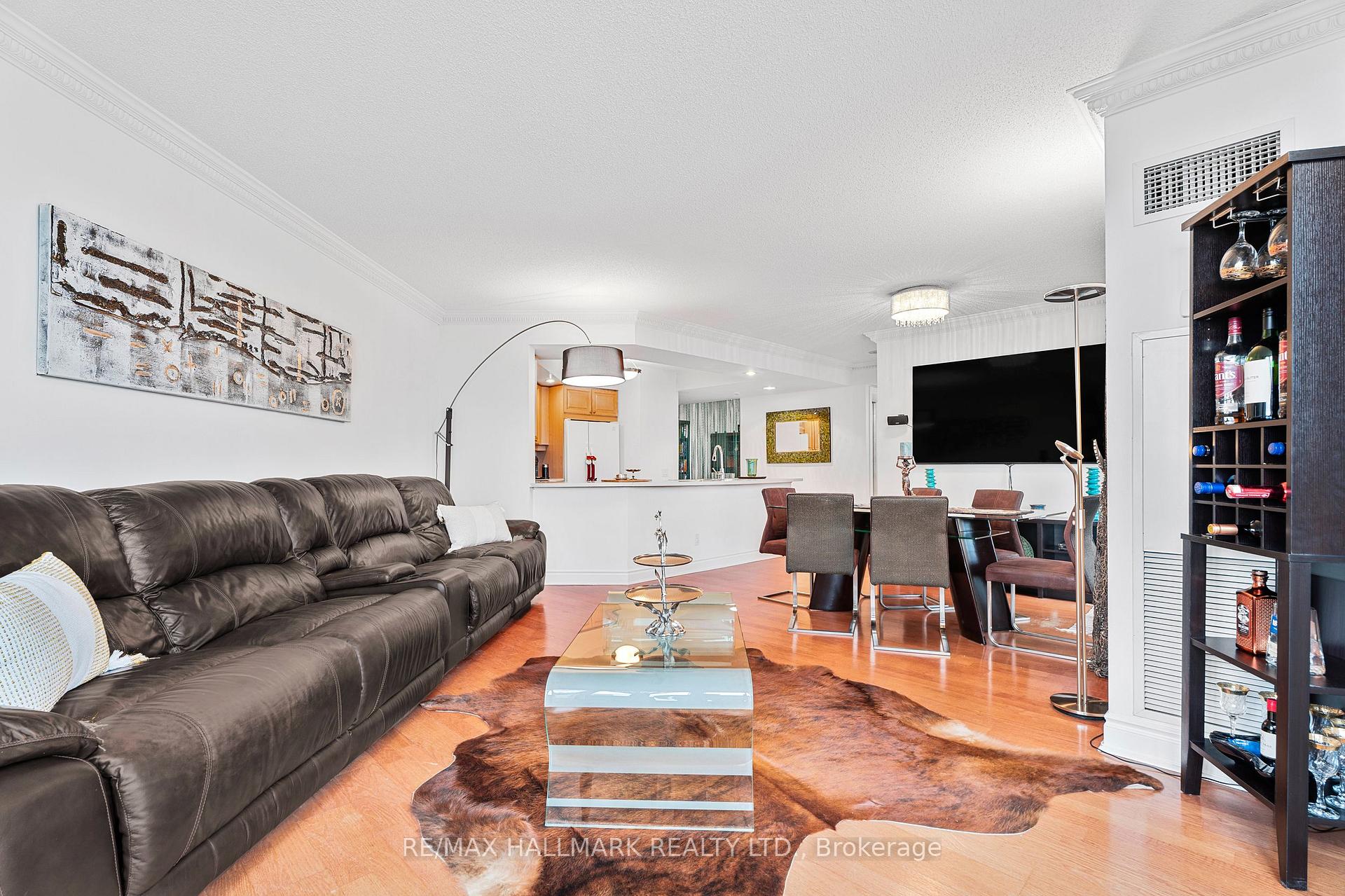 3 Bedrooms Condo at 5 Northtown, Toronto For sale
