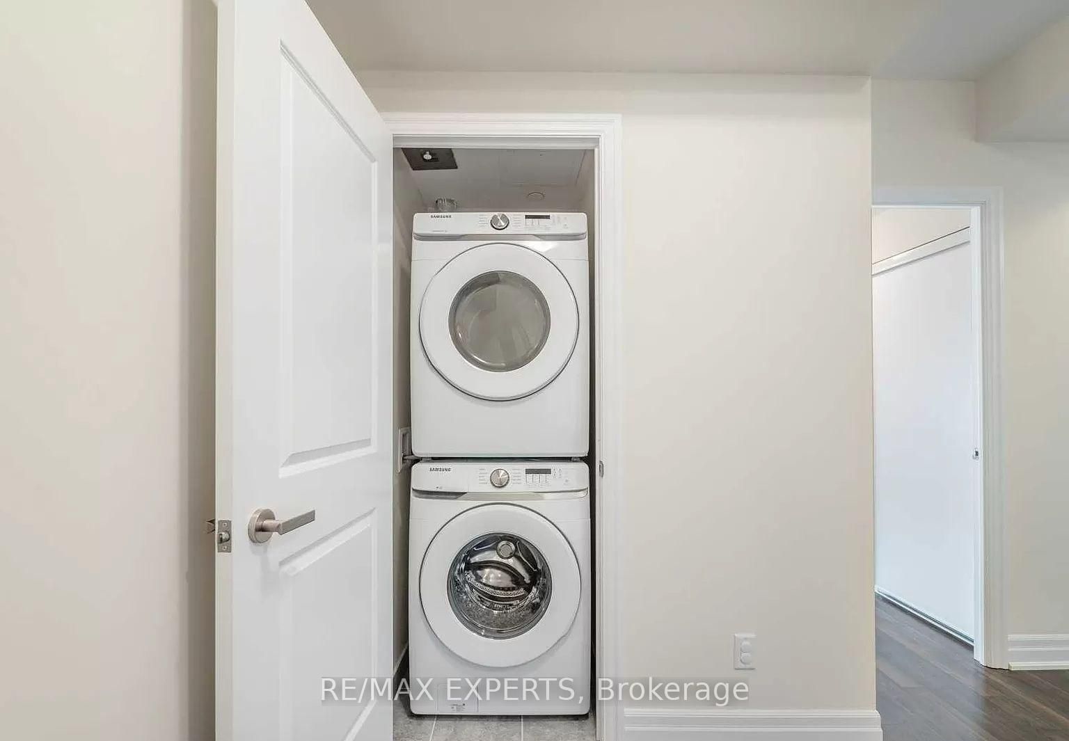 9075 Jane Street 1004