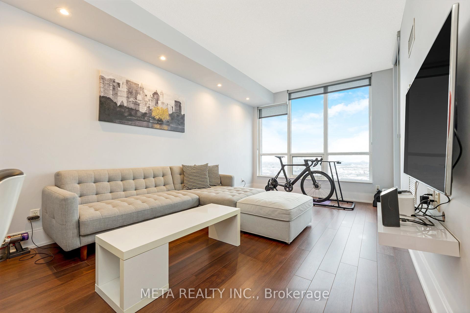 2 Bedrooms Condo at 15 Viking,  Toronto For sale