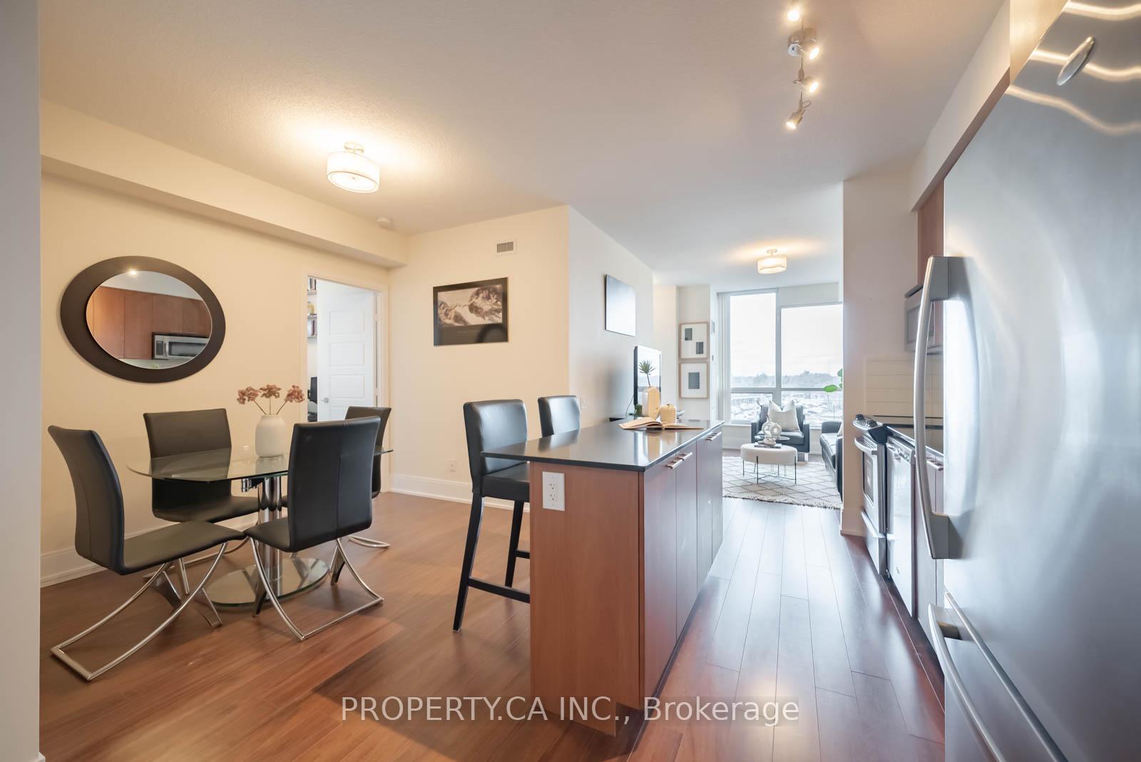 2 Bedrooms Condo at 15 Viking, Toronto For sale