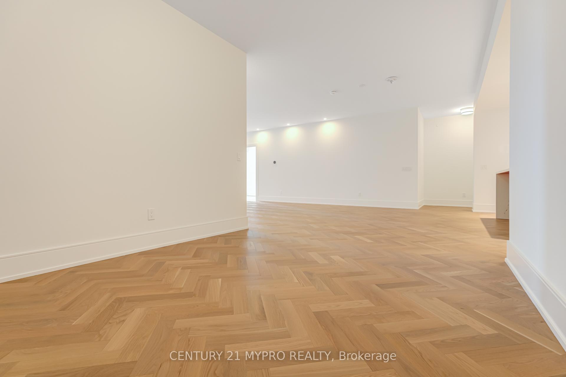 3 Bedrooms Condo at 455 Wellington,  Toronto For sale