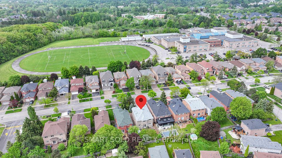 141 Larratt Lane, Richmond Hill, ON L4C 0E6