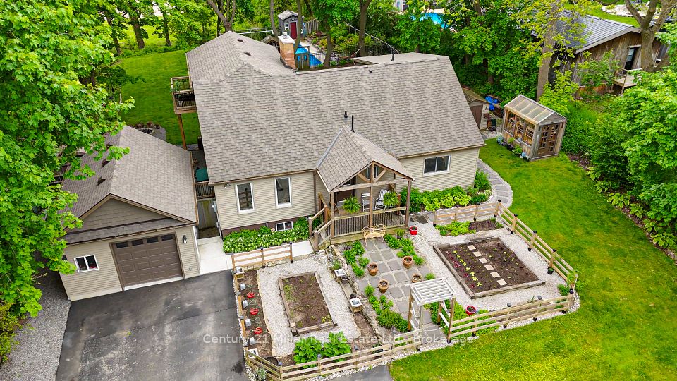 93 #8 Highway, Hamilton, ON L9H 4V6