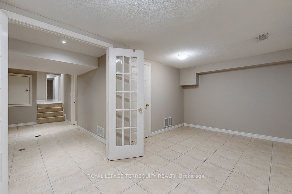 Attention : End Users & Investors. This amazing 5-Level Executive Home is built on a rare found 62.5 x 135 ft flat lot nestling in the prime Willowdale East Area. Over 4200 sq.ft. of total living space. It features high ceiling foyer with skylight, Huge Living & Dinning room, Main Floor office with sitting area and walkout to sunroom & deck, Main floor laundry, Modern white kitchen, Main Floor Family room with walkout to yard. Main floor 4th bedroom. A total of 4+5 bedrooms and 5 Baths. Recently renovated with brand new flooring, hardwood and porcelain stairs, new vanities, multiple pot lights & more. Excellent potential income self-contained basement with Modern Kitchen & laundry facility, 5 Bedrooms & 2 Baths. It's Special Layout Meets All You Needs! ***TOP RANK SCHOOLS*** - Finch PS and Earl Heig SS District, Claude Watson School for the Arts, etc. Wonderful wonderful investment opportunity! Live In or Rebuild your dream home. A Real Gem.