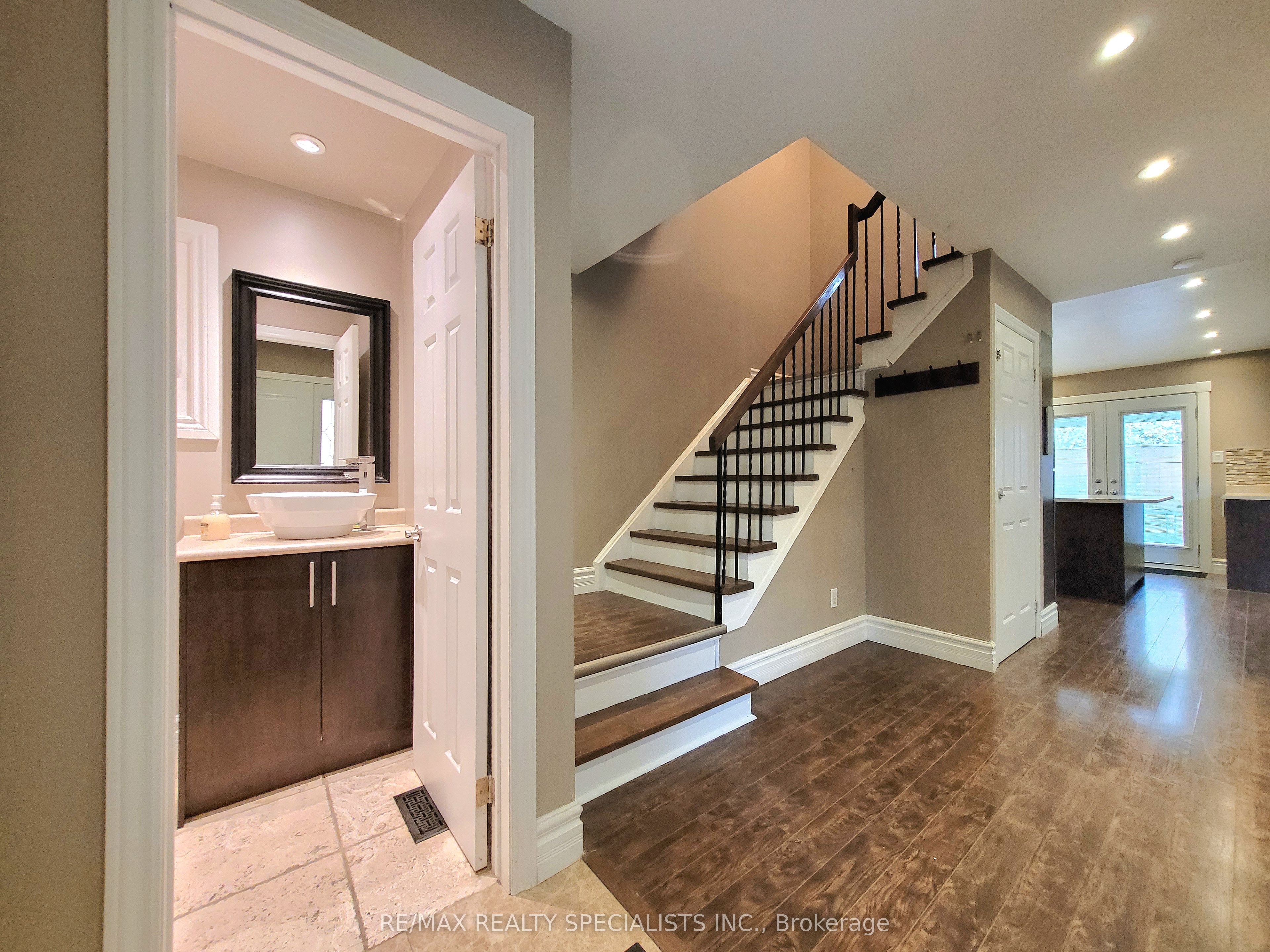 64 Willerton Close, #UPPER