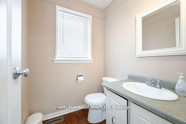 4 Bedrooms Condo at 7080 Copenhagen, Mississauga For sale