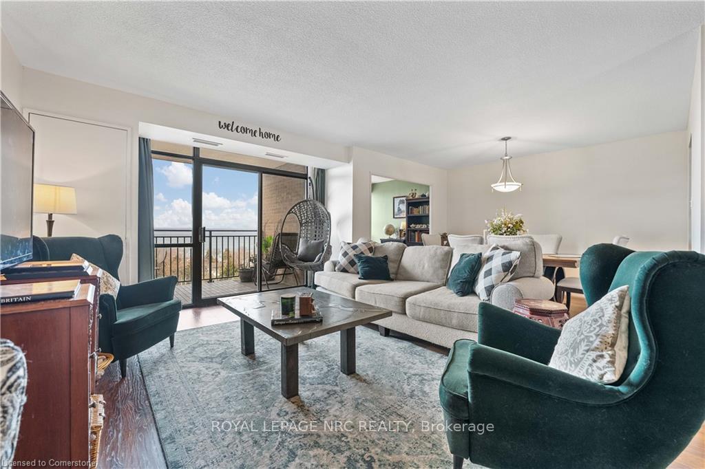 2 Bedrooms Condo at 500 GREEN,  Hamilton For sale