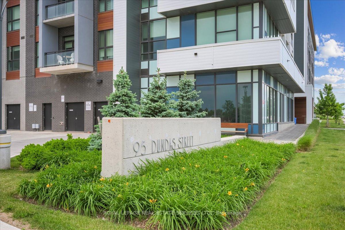 2 Bedrooms Condo at 95 DUNDAS, Oakville For sale