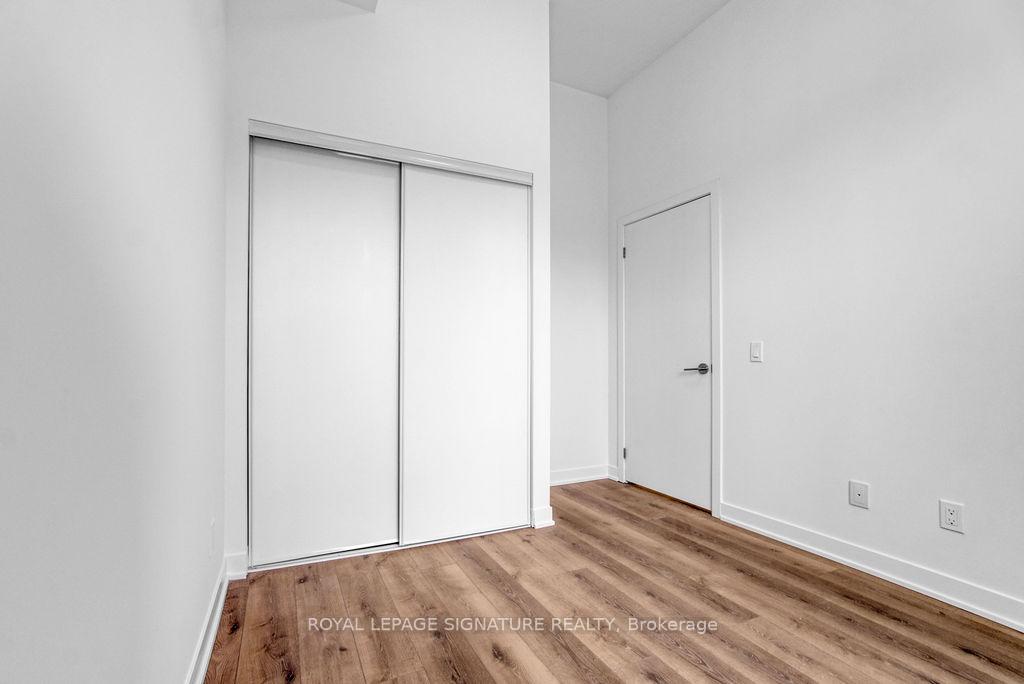 2 Bedrooms Condo at 3025 Trailside, Oakville For sale
