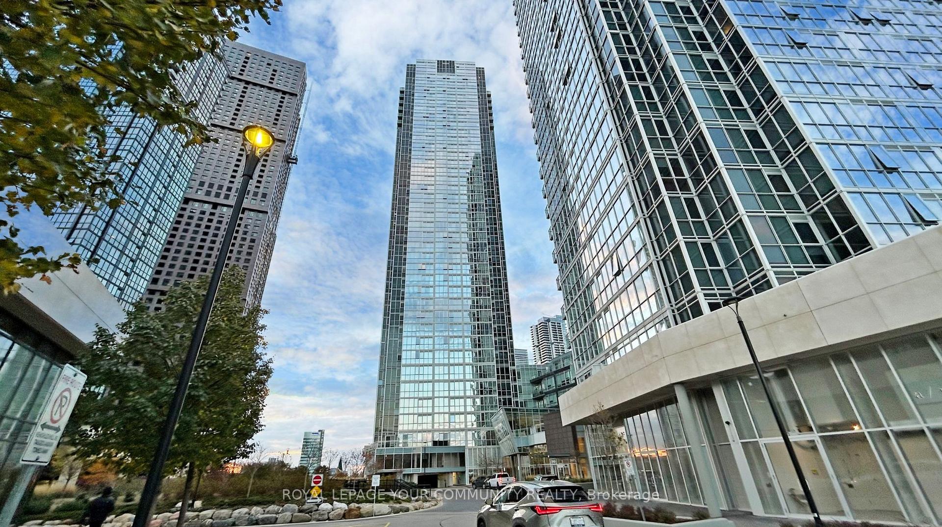 2 Bedrooms Condo at 2916 Highway 7,  Vaughan For sale