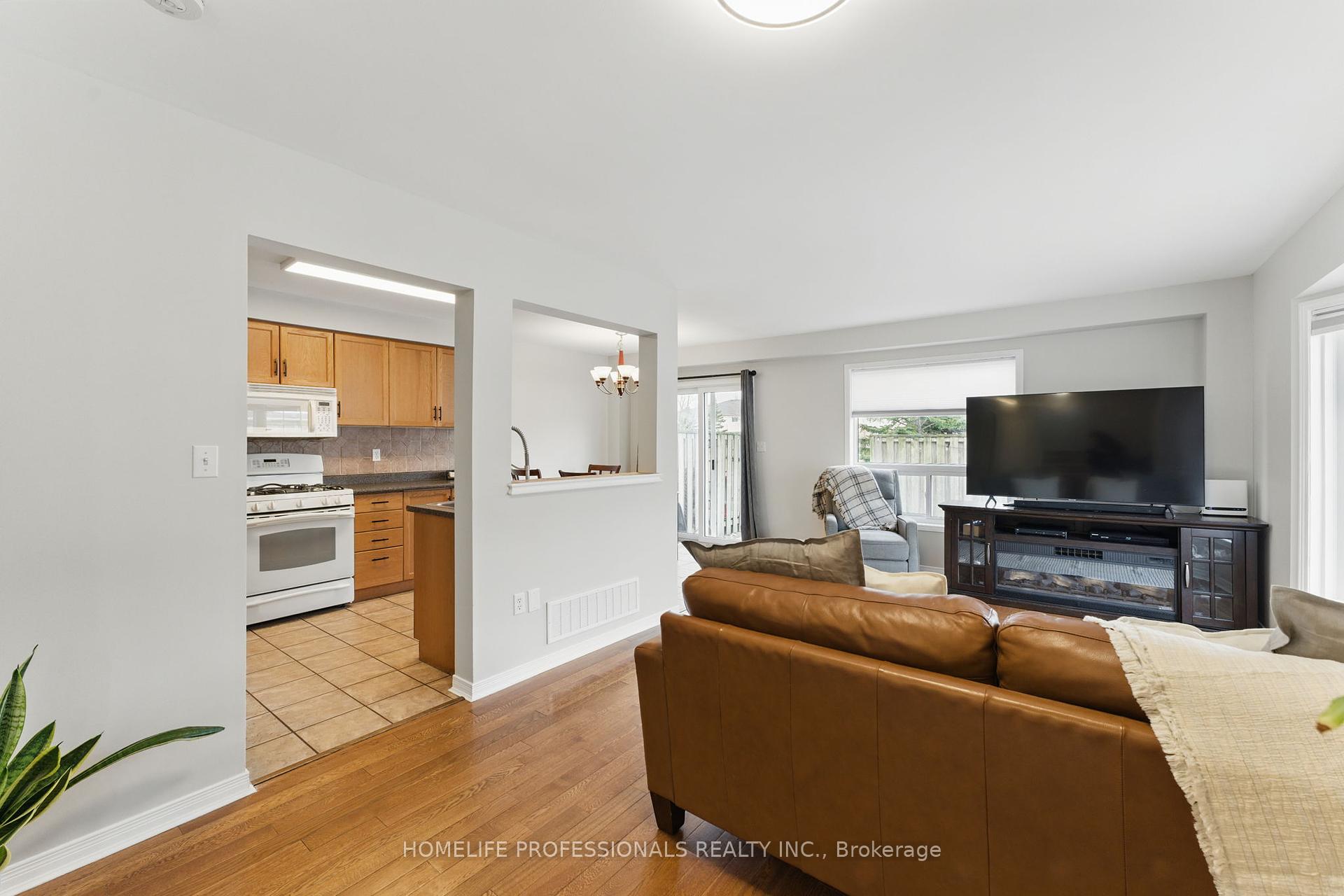 3 Bedrooms Condo at 485 Green,  Hamilton For sale