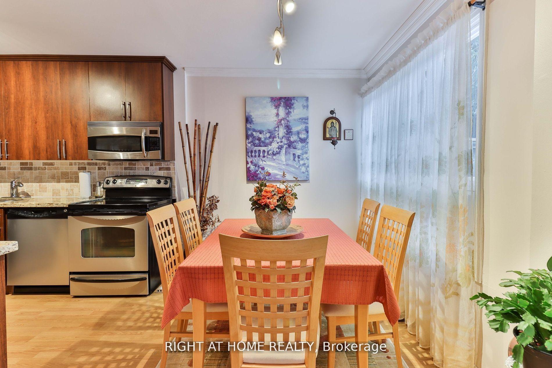 4 Bedrooms Condo at 50 Three Valleys, Toronto For sale