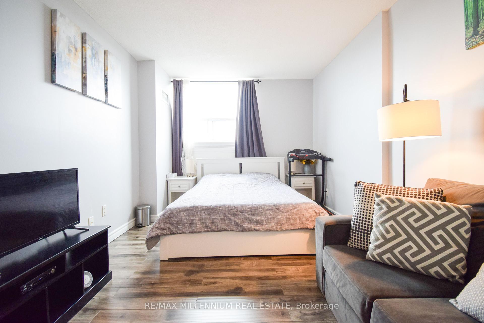 2 Bedrooms Condo at 1425 Ghent,  Burlington For sale