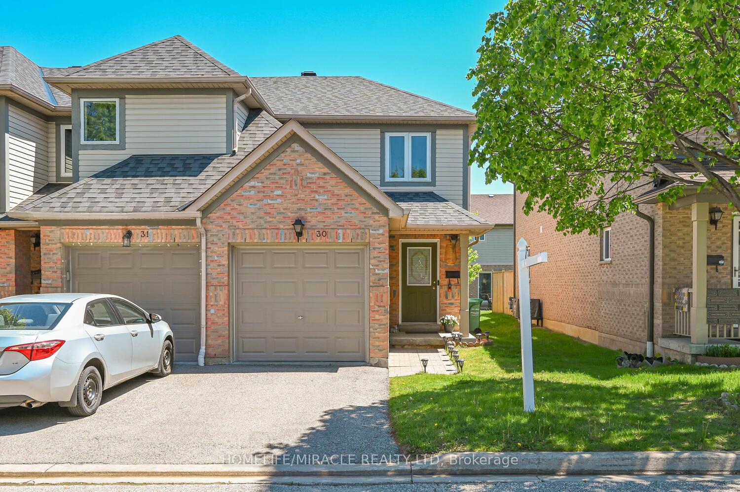 2 Bedrooms Condo at 5255 Guildwood, Mississauga For sale