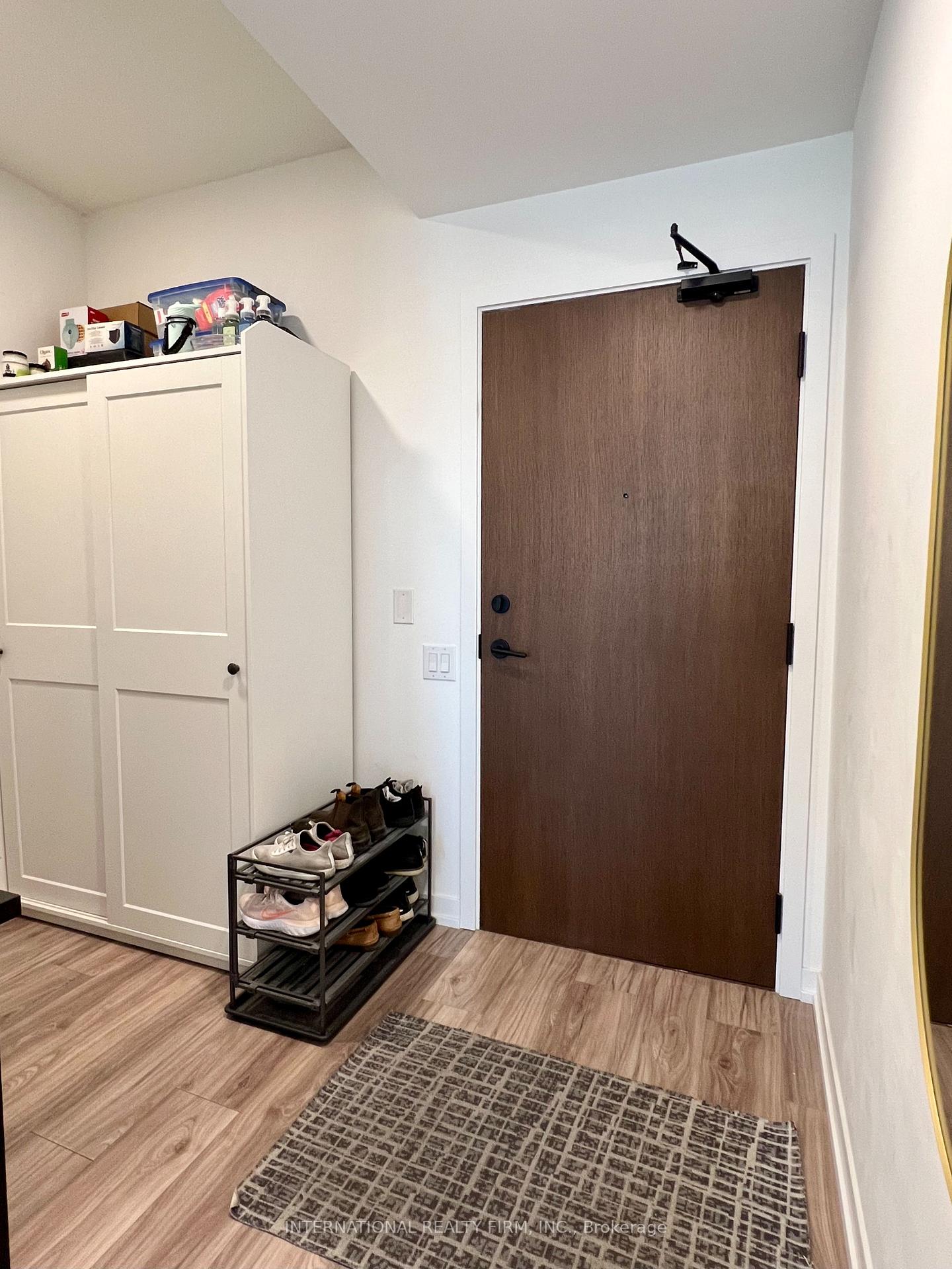 2 Bedrooms Condo at 4065 Confederation, Mississauga For sale