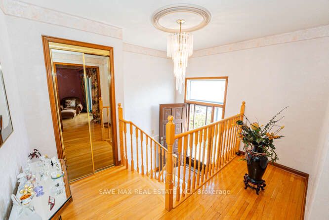 20 Bramhall Court, Brampton, ON L6V 3L2