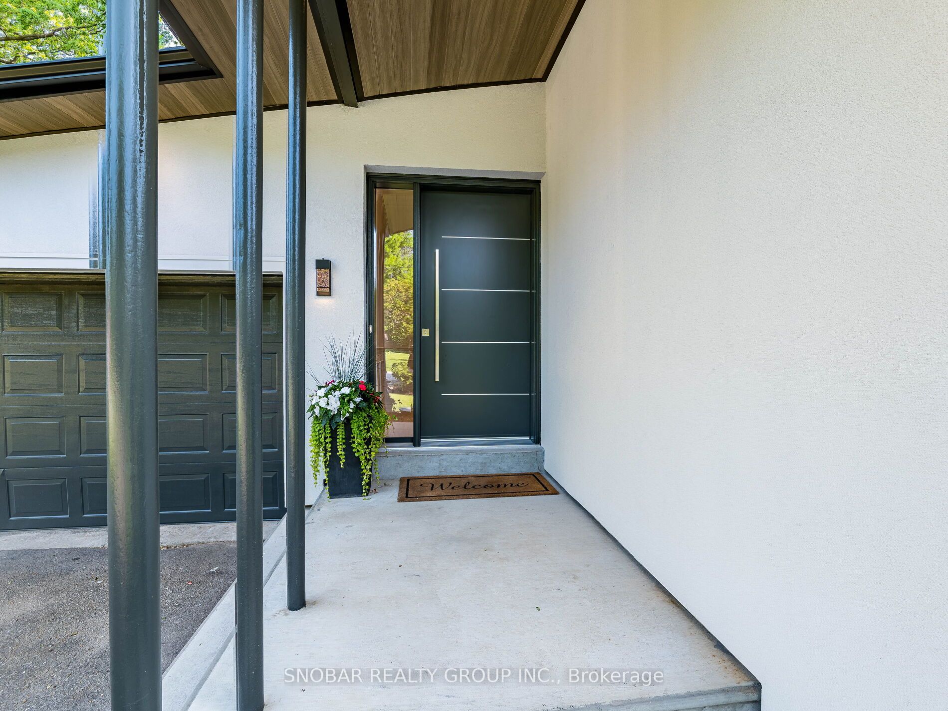 3208 Flynn Crescent