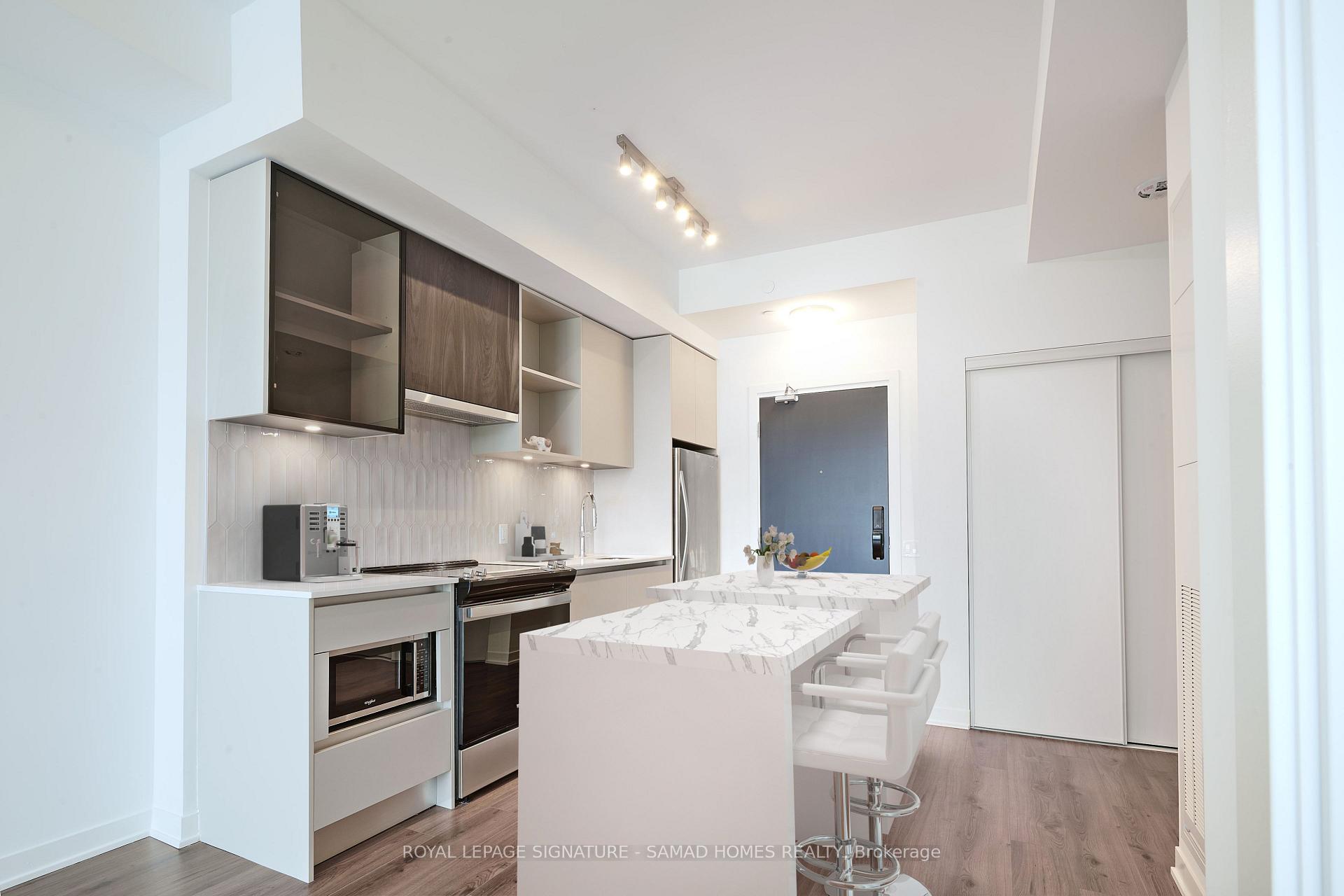 1 Bedroom Condo at 395 Dundas,  Oakville For sale