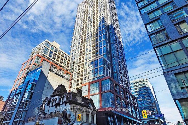 3 Bedrooms Condo at 108 Peter, Toronto For sale