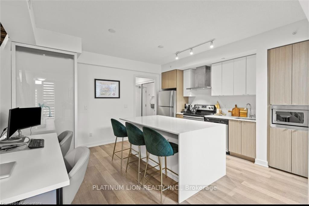 2 Bedrooms Condo at 5260 Dundas,  Burlington For sale