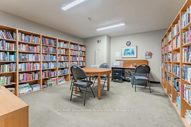 2 Bedrooms Condo at 5080 Pinedale, Burlington For sale
