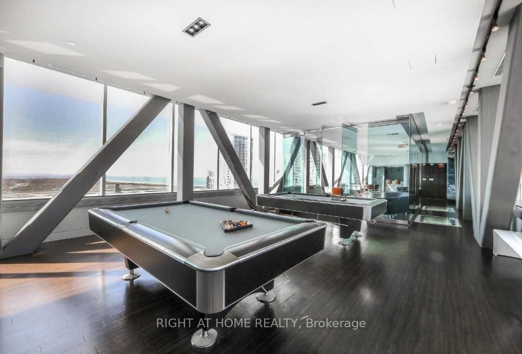 2 Bedrooms Condo at 15 Iceboat,  Toronto For sale