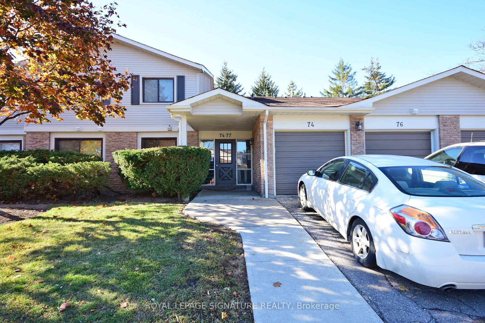 2 Bedrooms Condo at 2701 Aquitaine, Mississauga For sale