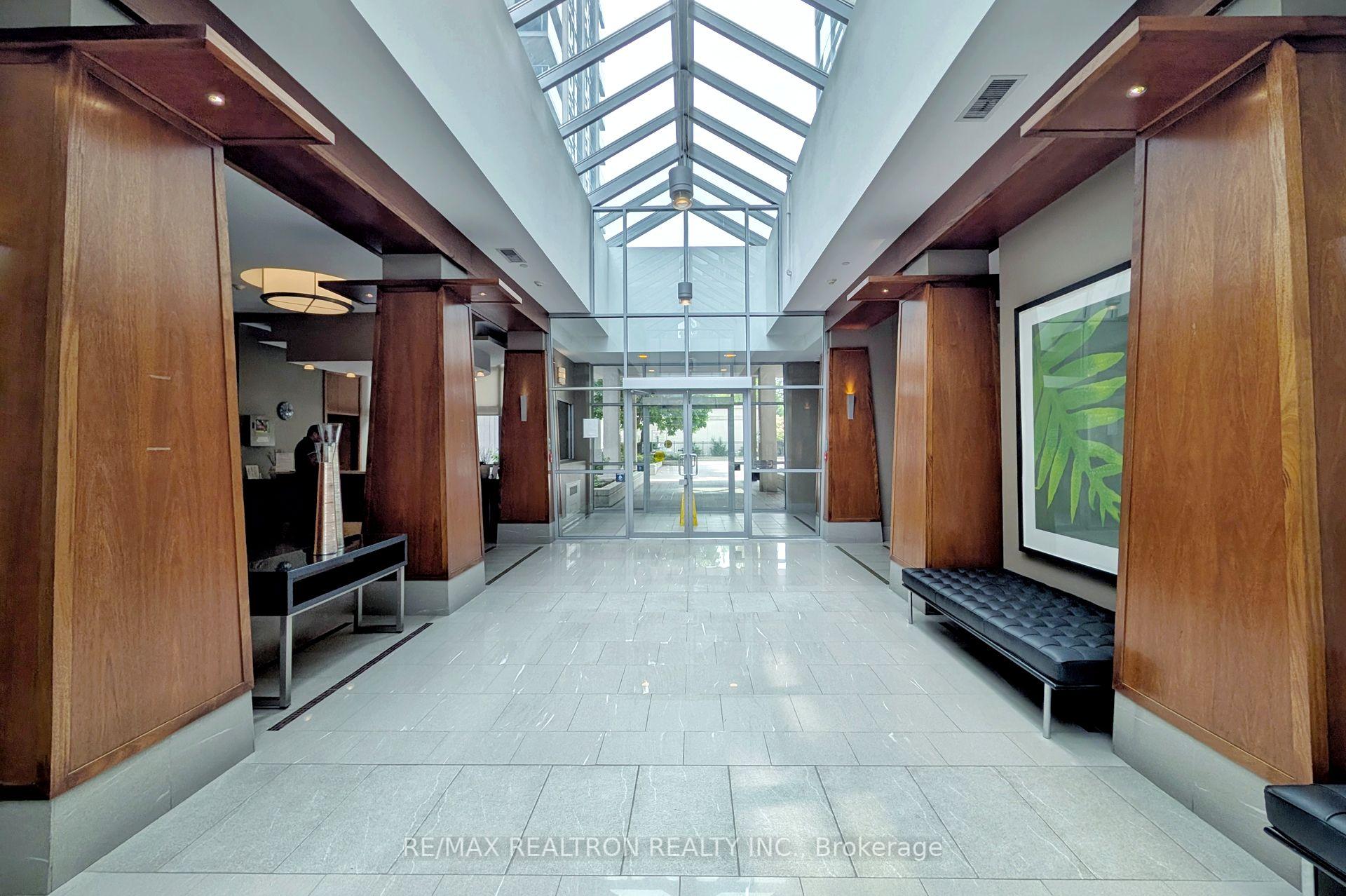 3 Bedrooms Condo at 35 Bales, Toronto For sale