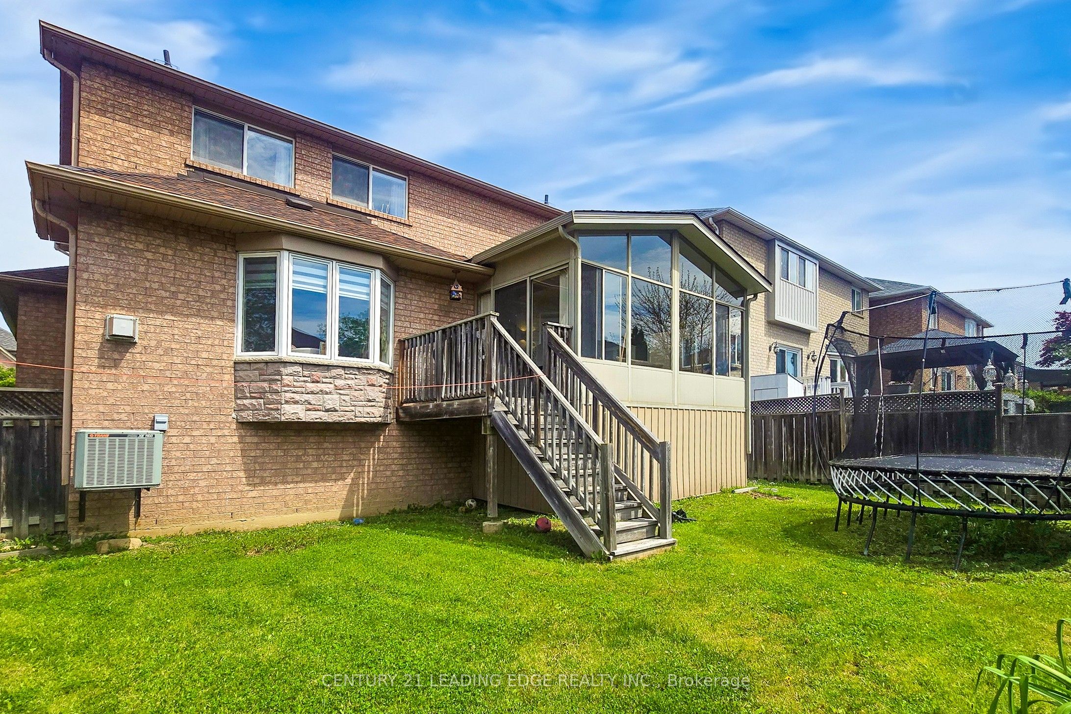 74 Littleleaf Crescent