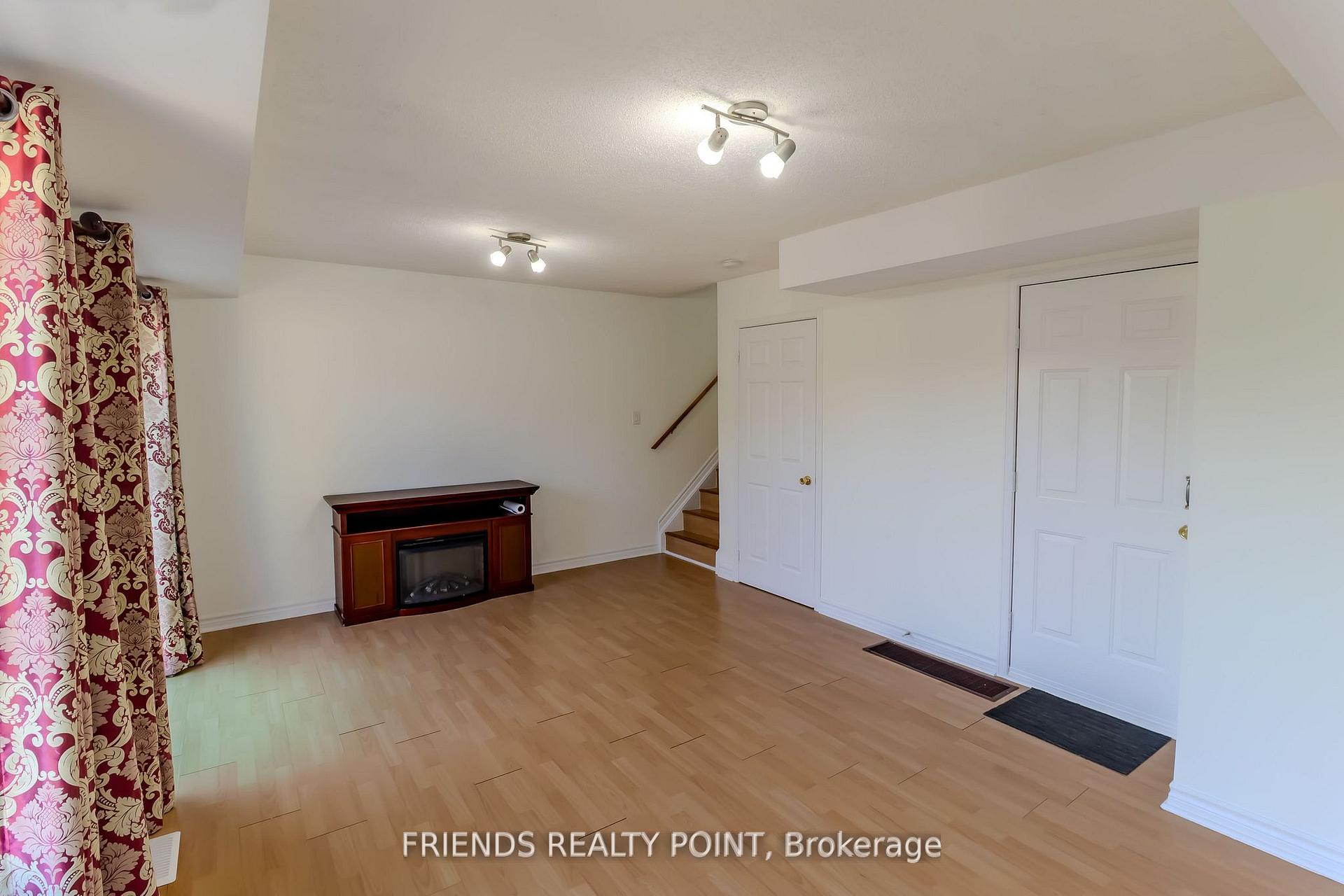 4 Bedrooms Condo at 1075 Ellesmere, Toronto For sale