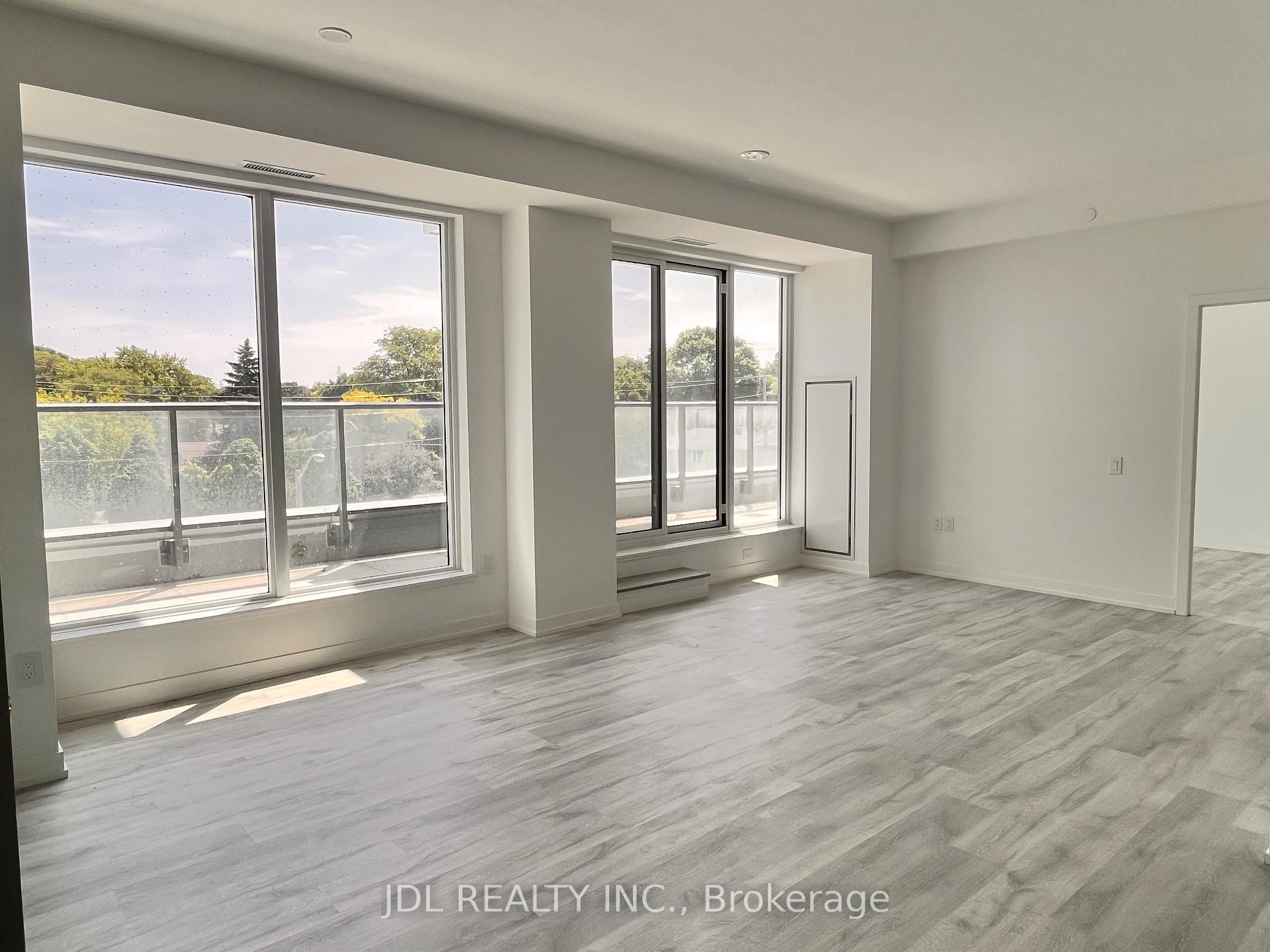 3 Bedrooms Condo at 7 Golden Lion, Toronto For sale