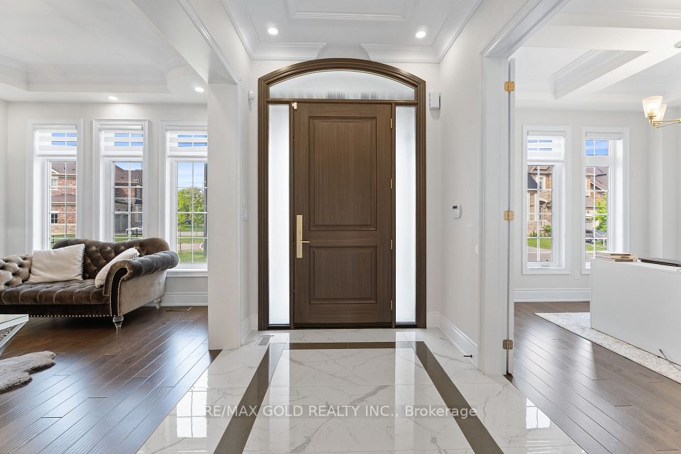 40 Autumn Olive Way, Brampton, ON L6P 4Z3