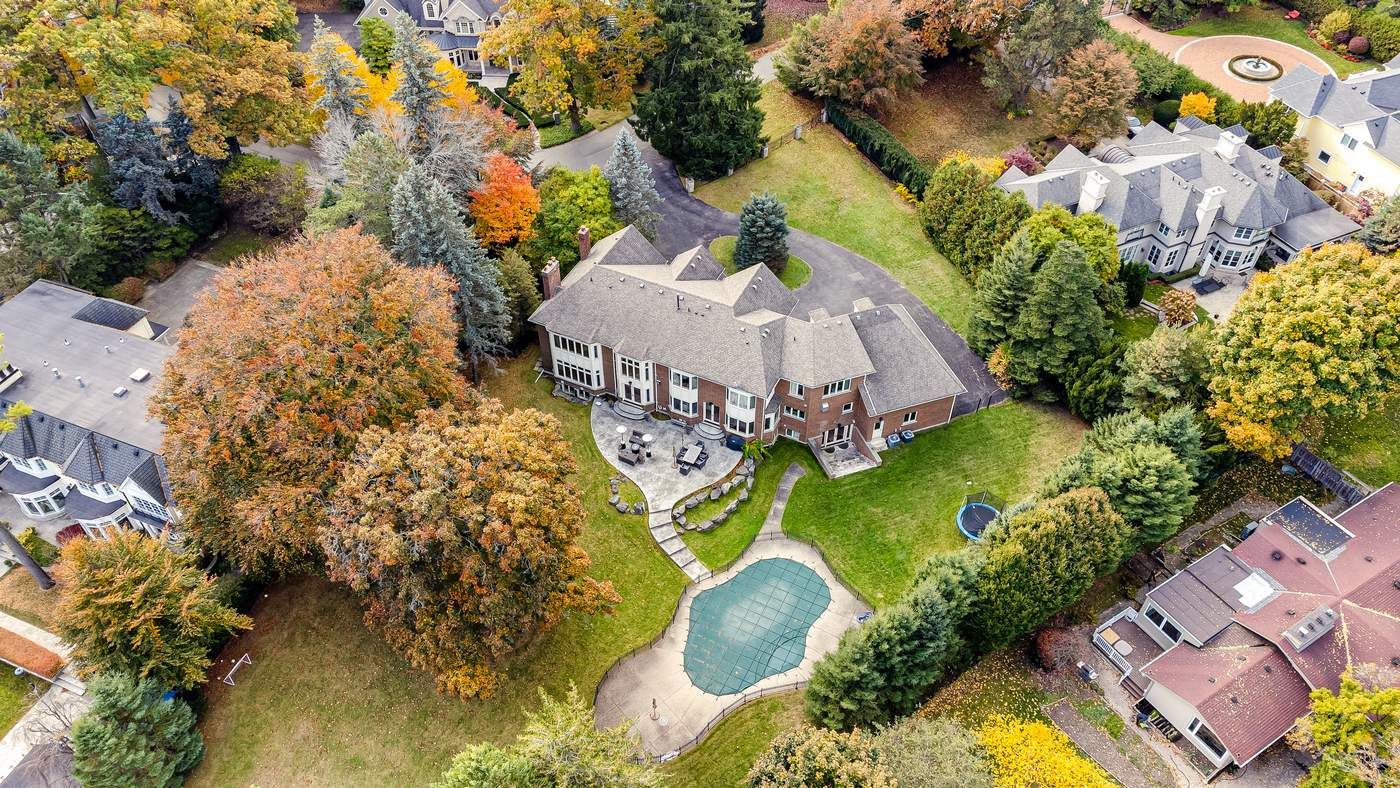 21 Ennisclare Drive