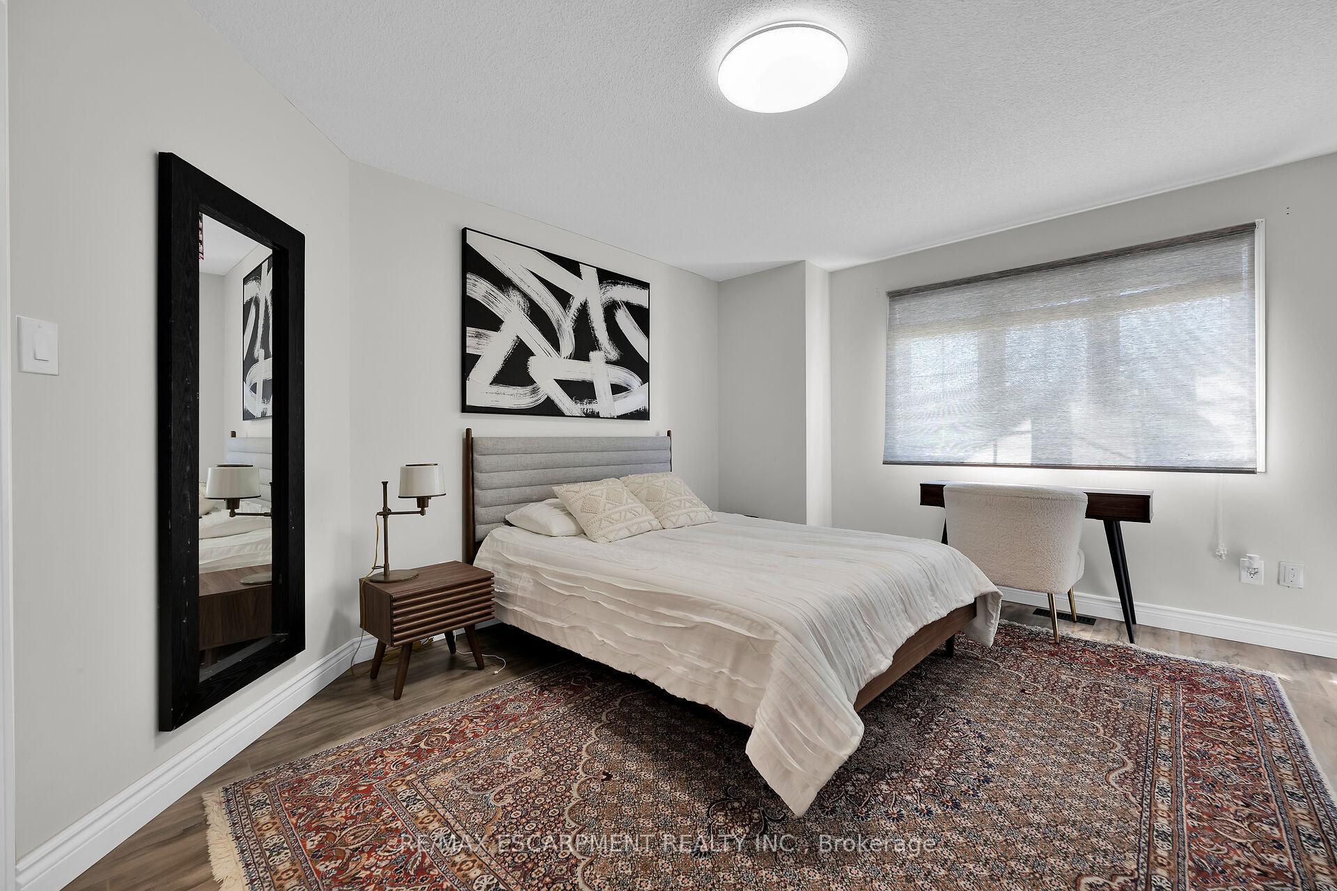 4 Bedrooms Condo at 134 Terni, Hamilton For sale